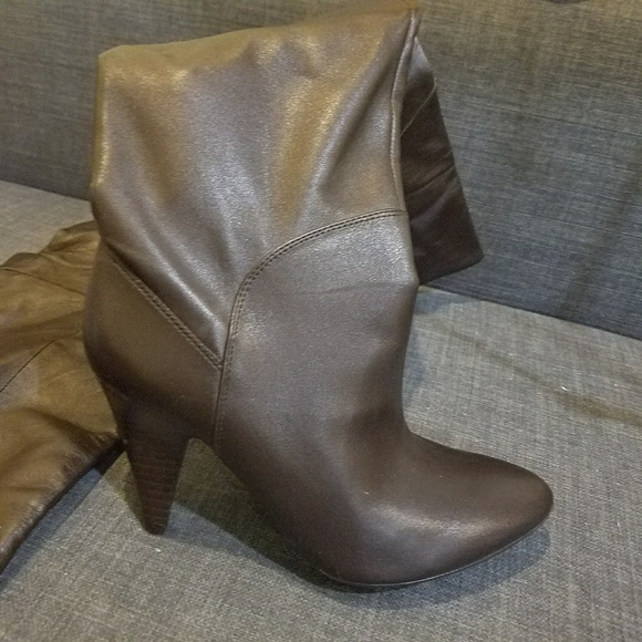 Over the knee boots - Picture 2 of 3